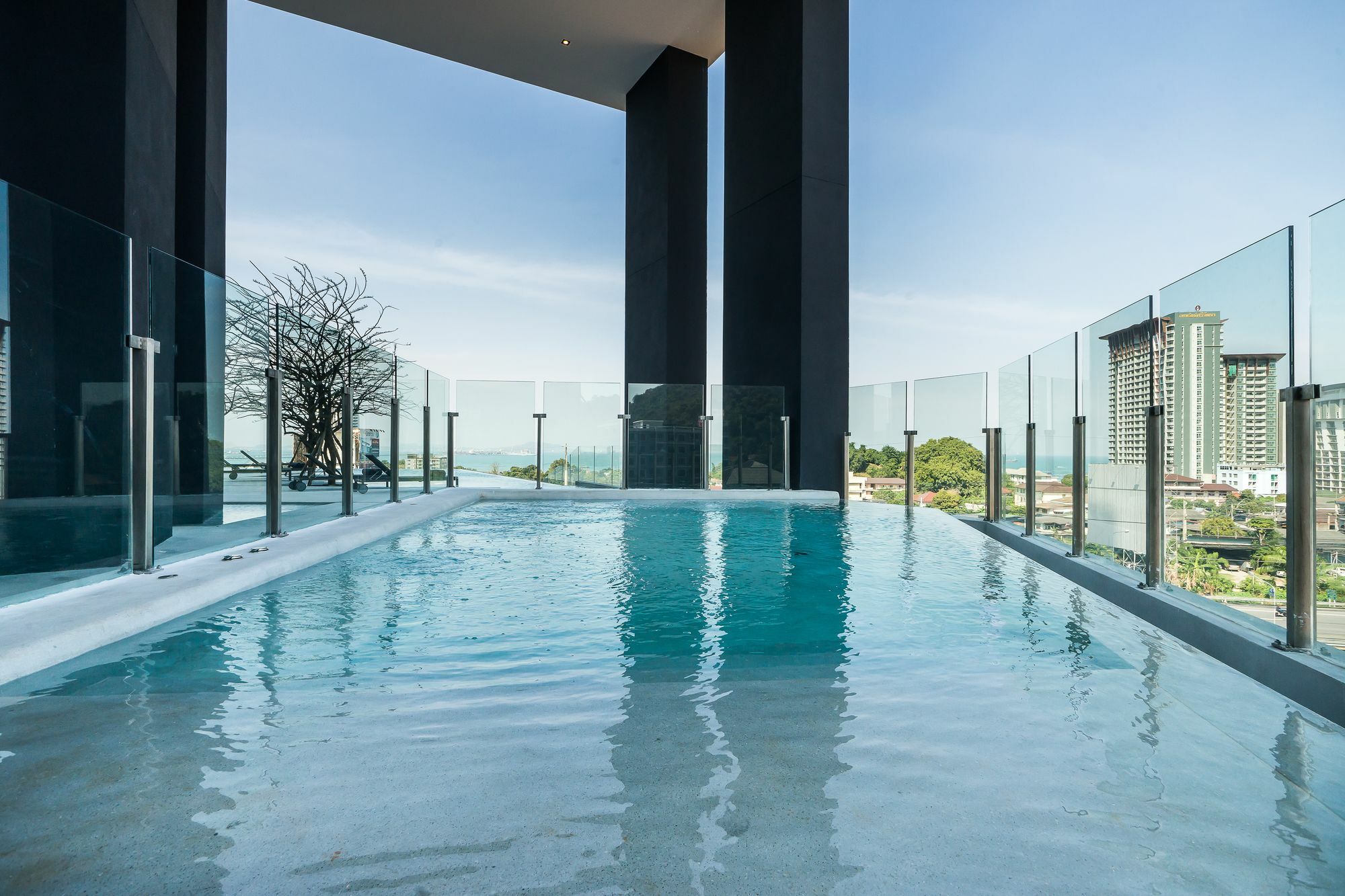 Arize Hotel Sri Racha Si Racha Dış mekan fotoğraf