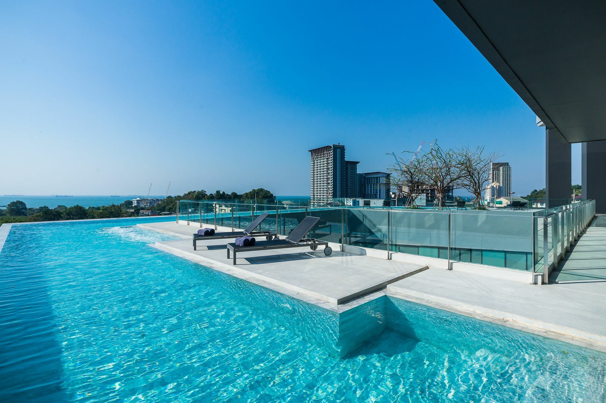 Arize Hotel Sri Racha Si Racha Dış mekan fotoğraf